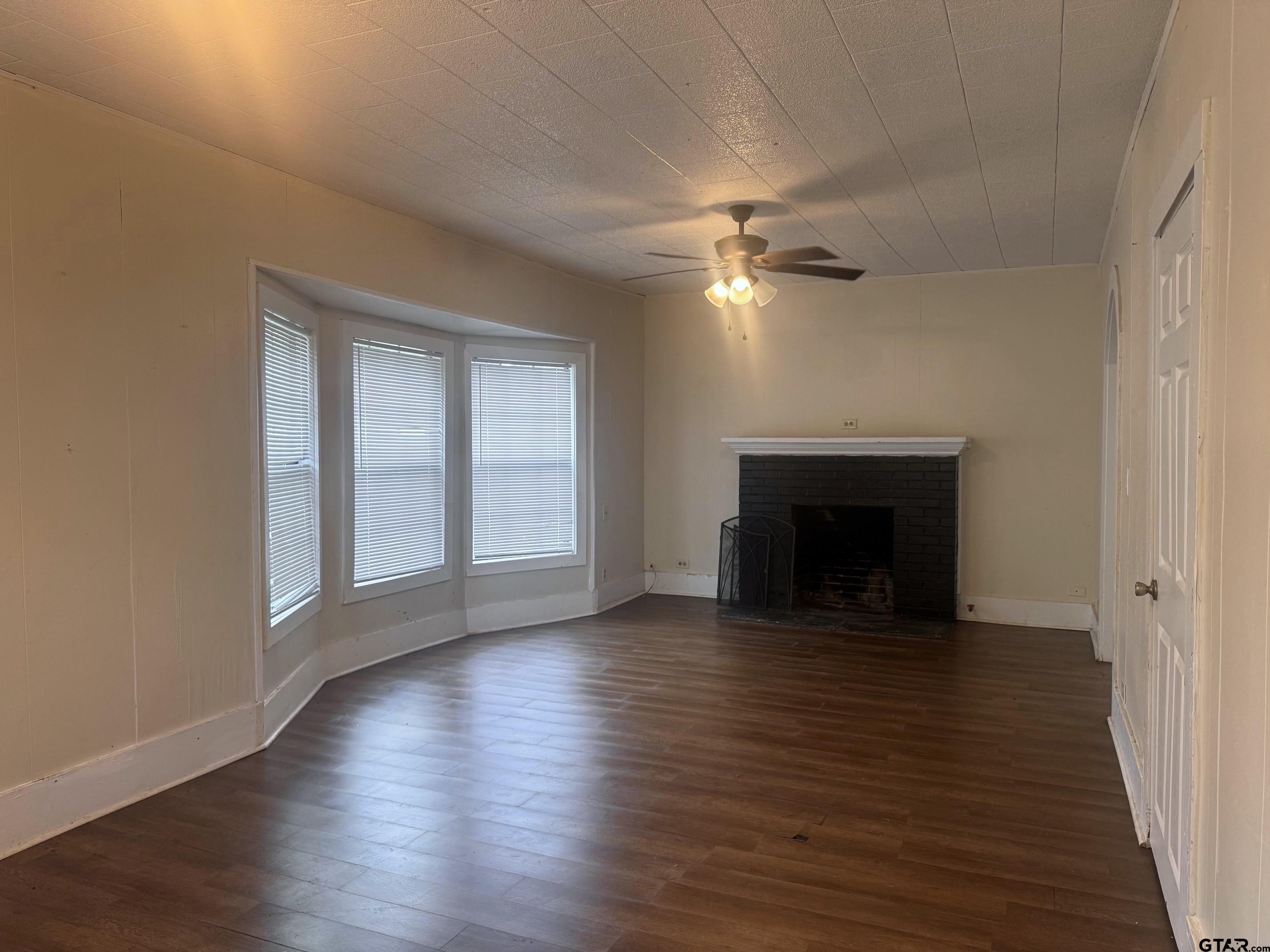 414 West 4th Street Mount Pleasant, TX 75455 - Photo 4 of 17