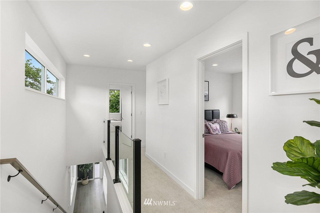 5449 21st Avenue Southwest Seattle, WA 98106 - Photo 26 of 40 Gallery Image 26