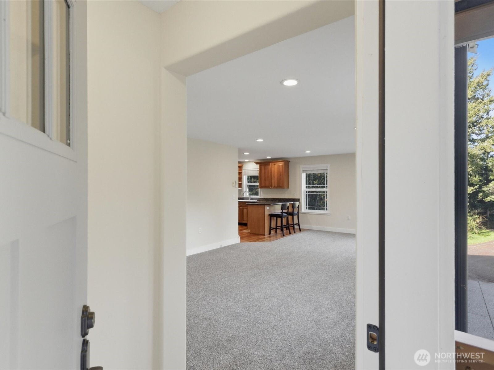 4050 Rachel Road Clinton, WA 98236 - Photo 13 of 38