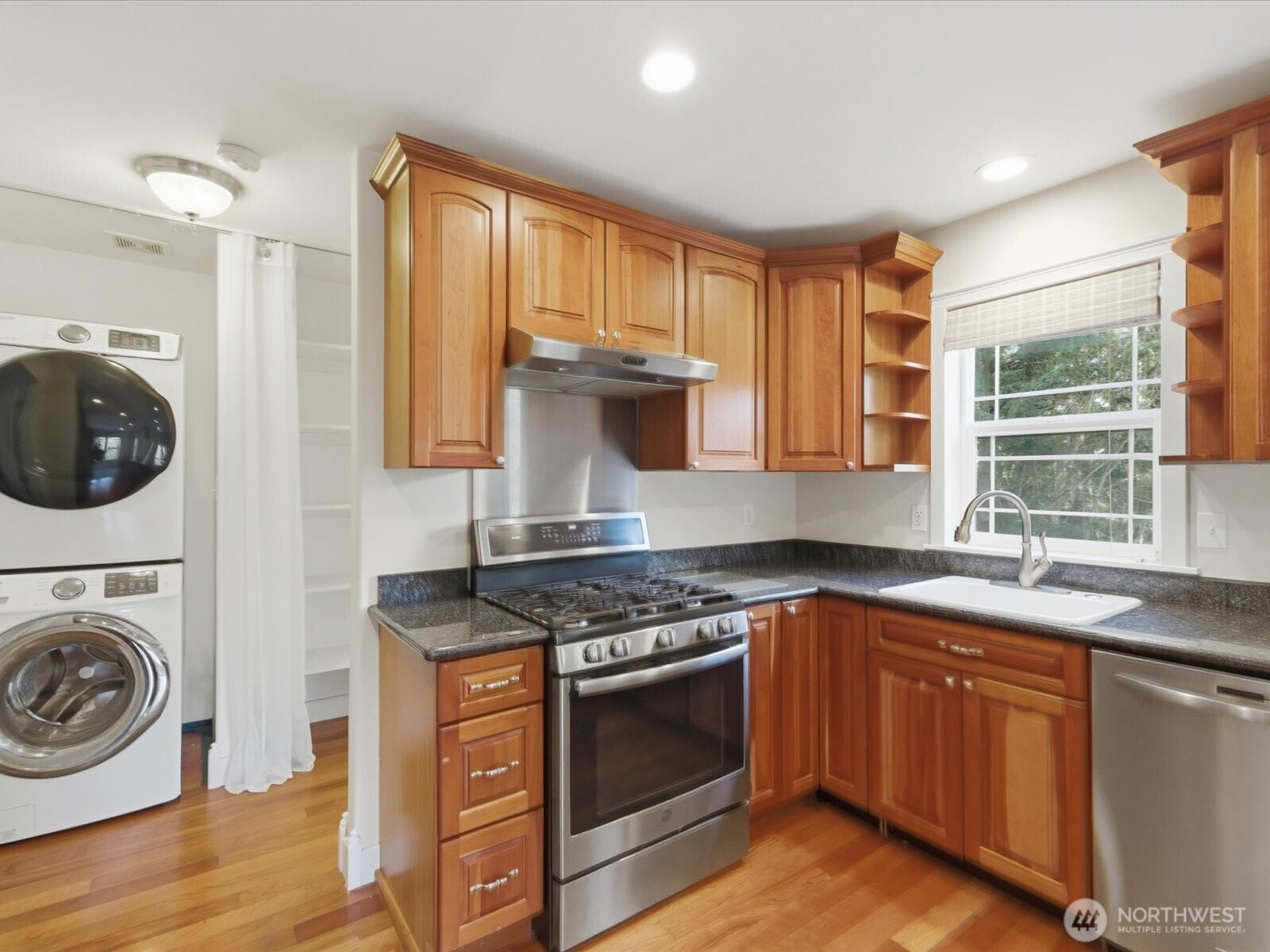 4050 Rachel Road Clinton, WA 98236 - Photo 14 of 38