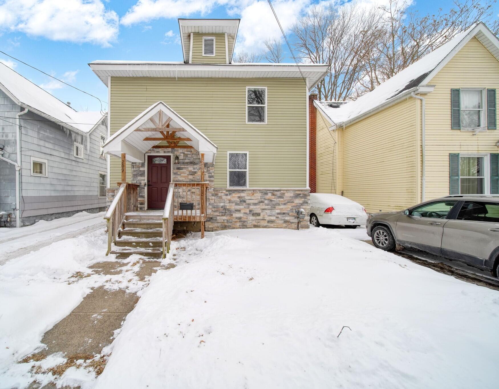 209 North Pleasant St  