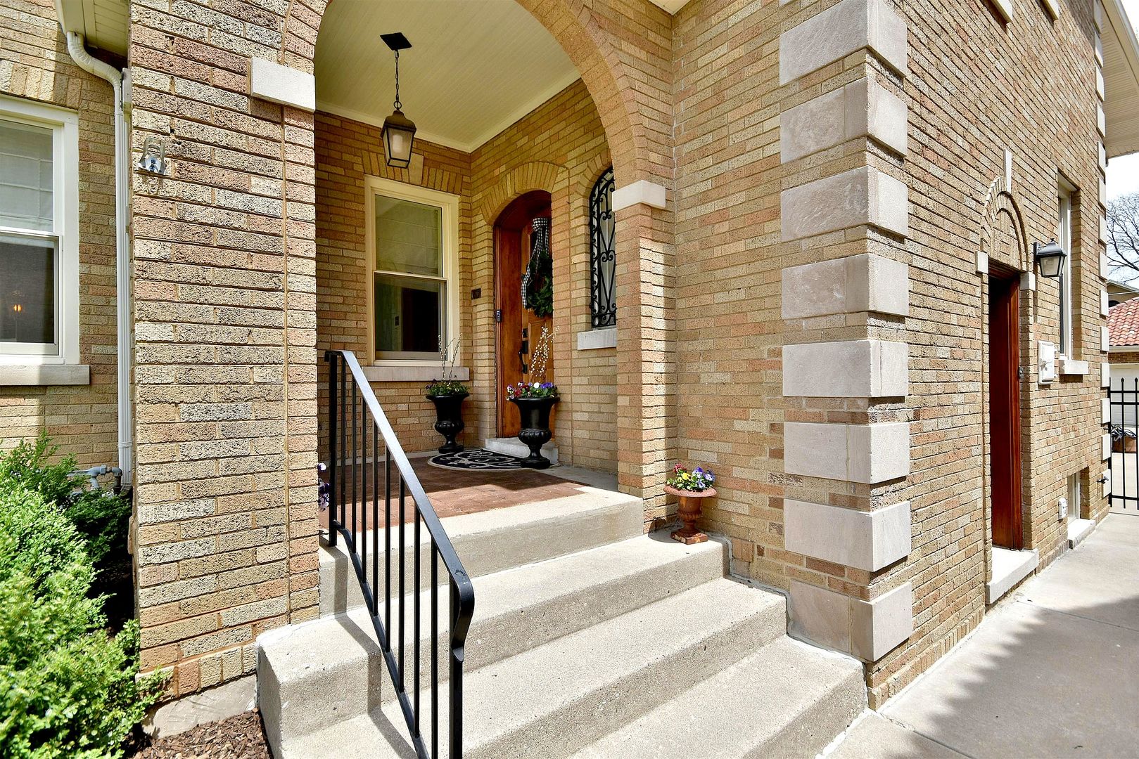 407 Elmore Street Park Ridge, IL 60068 - Photo 2 of 52 Gallery Image 2