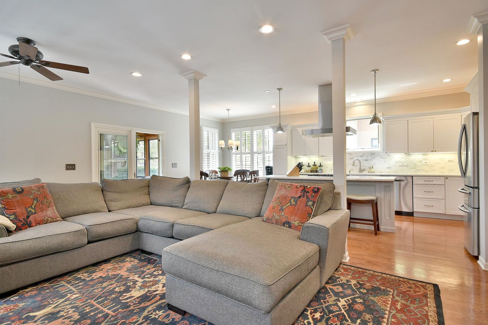 407 Elmore Street Park Ridge, IL 60068 - Photo 11 of 52 Gallery Image 11