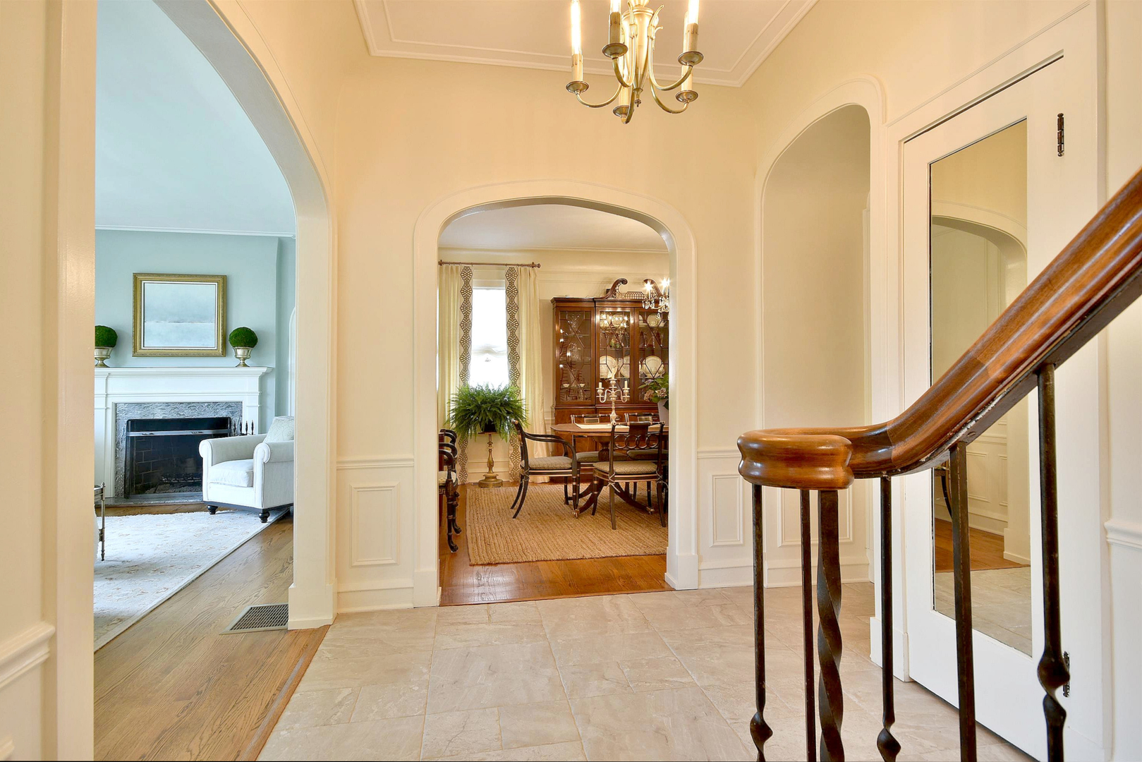 407 Elmore Street Park Ridge, IL 60068 - Photo 3 of 52 Gallery Image 3