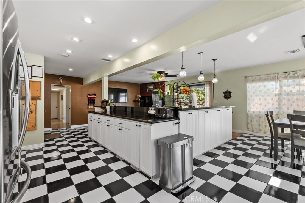 314 South Velva Place Anaheim, CA 92804 - Photo 23 of 41