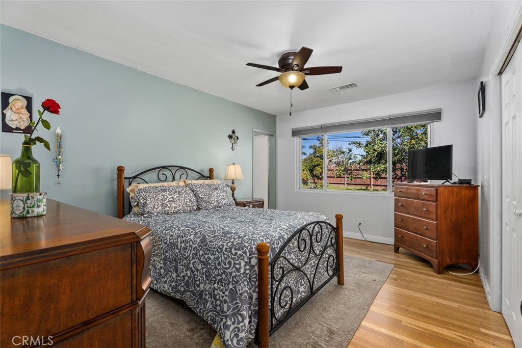 314 South Velva Place Anaheim, CA 92804 - Photo 4 of 41