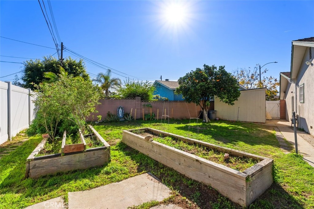 314 South Velva Place Anaheim, CA 92804 - Photo 7 of 41