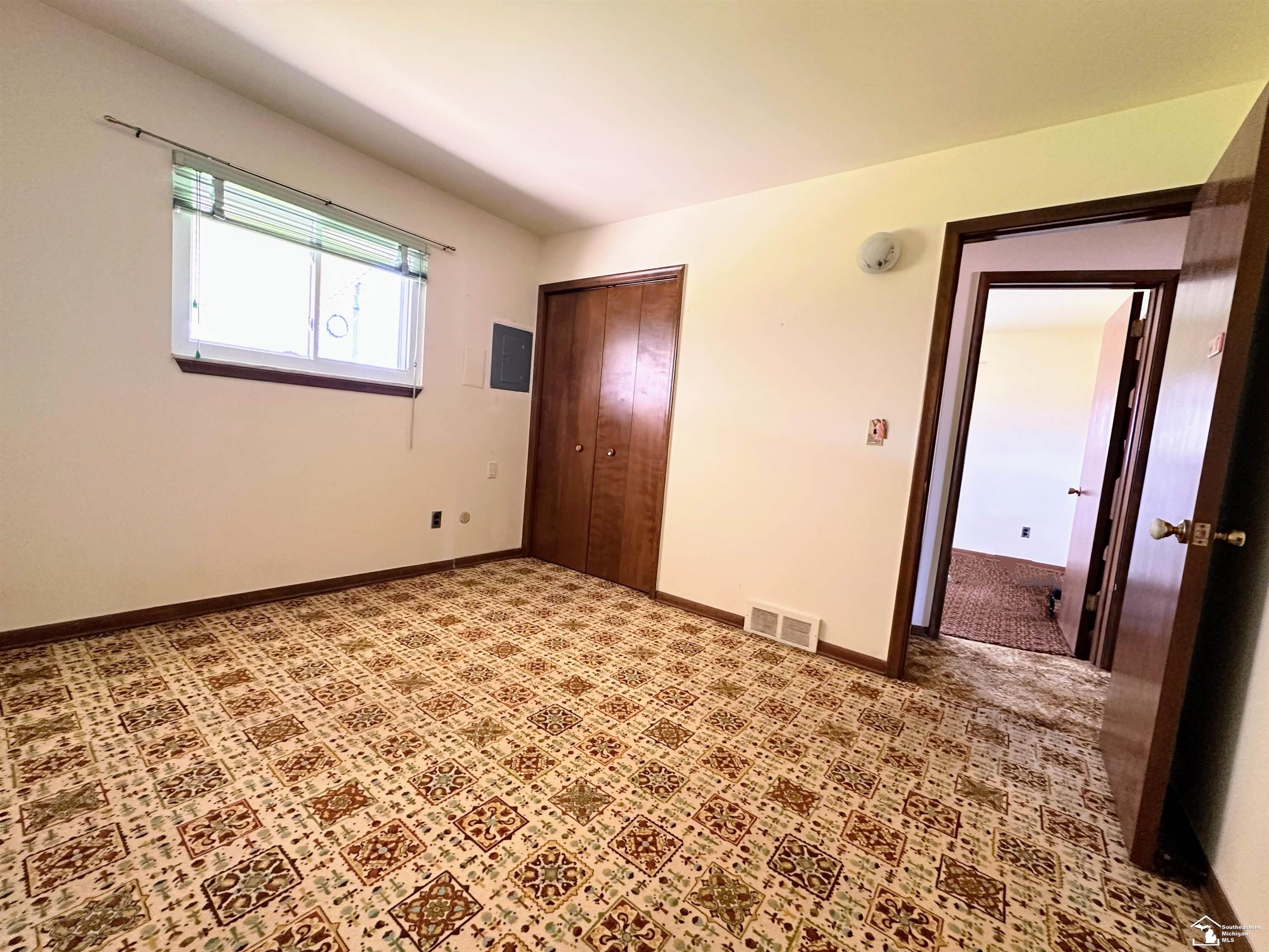 14739 Pennsylvania Road Riverview, MI 48193 - Photo 15 of 20 50140602-52479f6d-b0fe-425a-a4df-1d005c0fa788.JPG