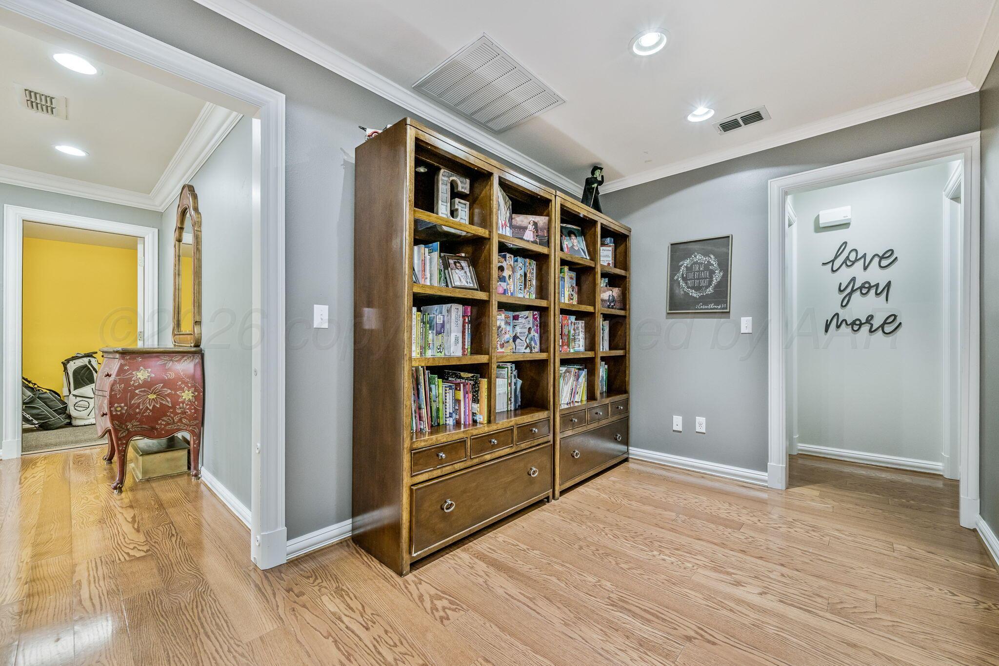 7619 Countryside Drive Amarillo, TX 79119 - Photo 22 of 41 upper common room