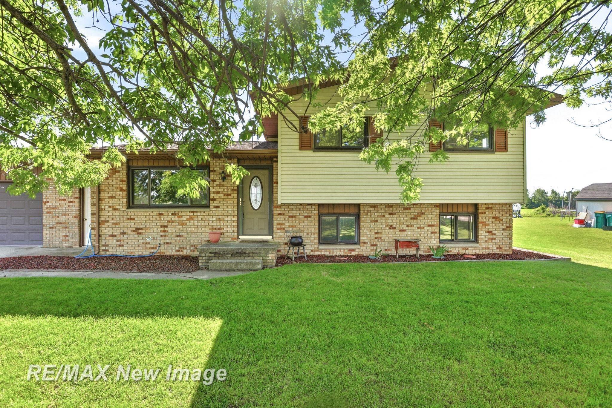 577 South Lincoln Road Bay City, MI 48708 - Photo 5 of 46