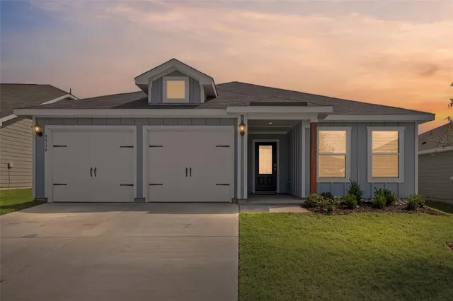 $2,448 | 9936 Voyager Lane, Fort Worth, TX 76131