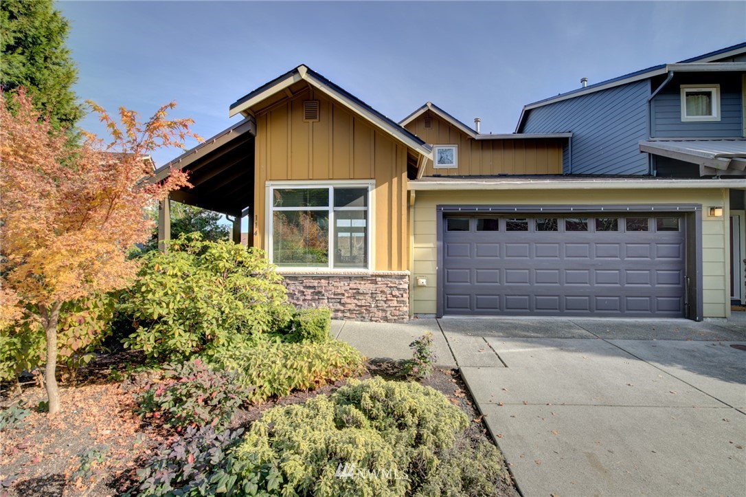 114 Cougar Ridge Road Northwest, Unit 1701 Issaquah, WA 98027 - Photo 2 of 25 front view of a house