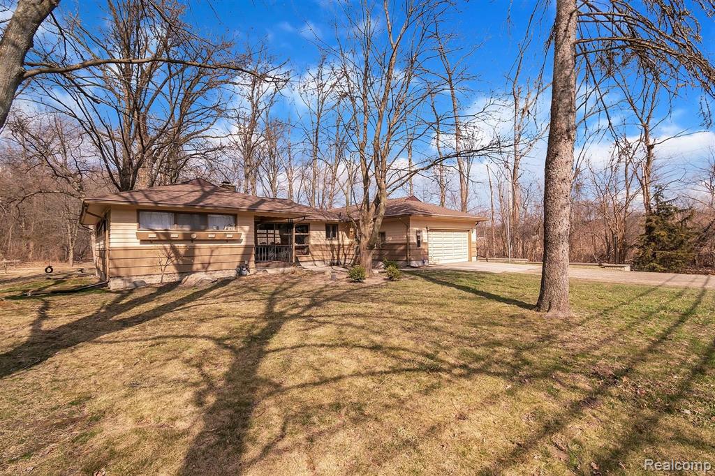 125 Nadeau Road Monroe, MI 48162 - Photo 2 of 40