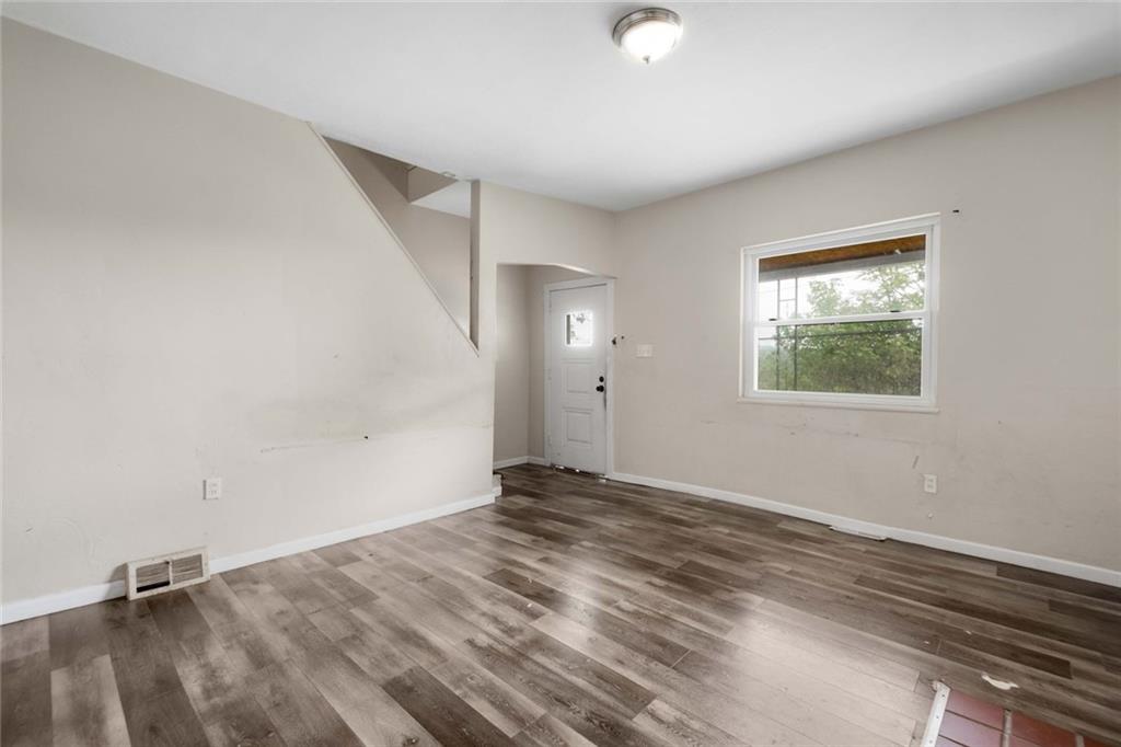 429 Alexander Street McKees Rocks, PA 15136 - Photo 3 of 24 Gallery Image 3