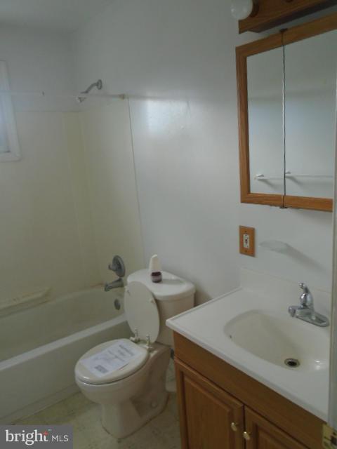 1967 Church Road Baltimore, MD 21222 - Photo 10 of 23 Bath