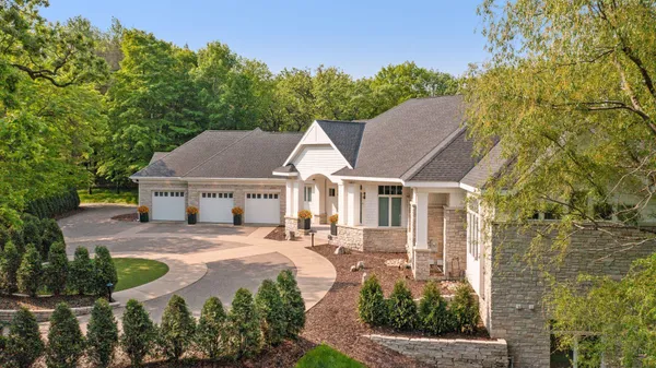 $2,800,000 | 2112 Meeting Street, Minnetonka, MN 55391