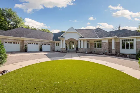 $2,800,000 | 2112 Meeting Street, Minnetonka, MN 55391