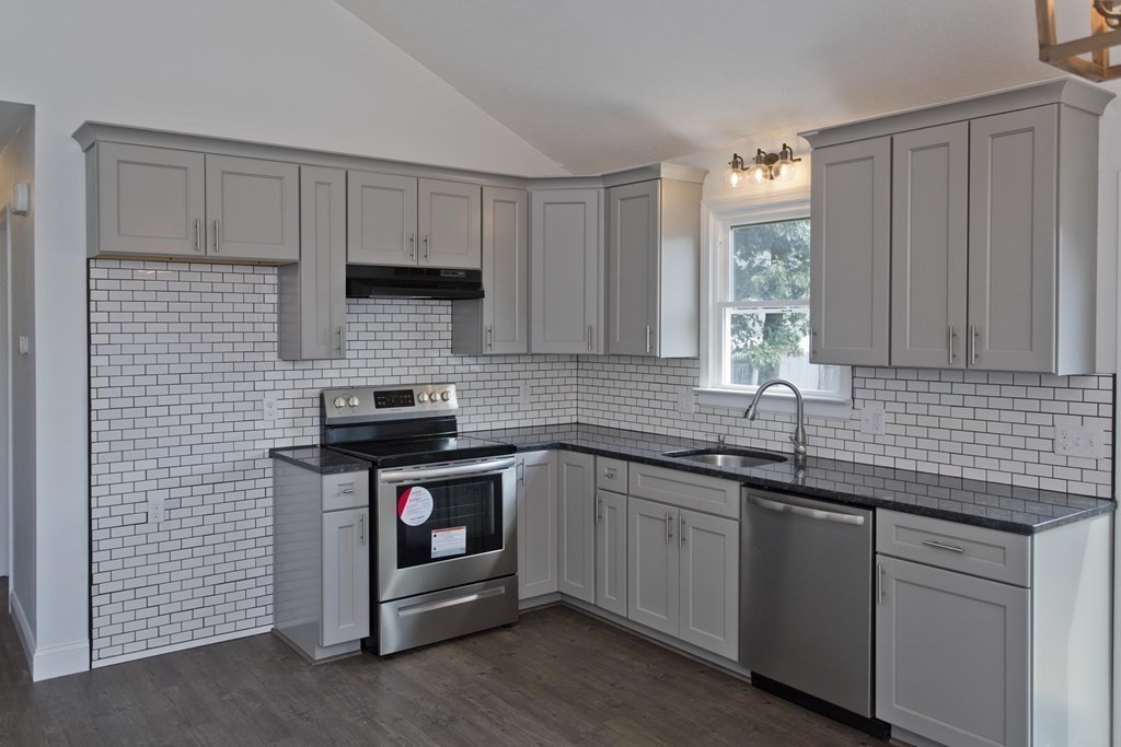 249 Gresham Street Springfield, MA 01119 - Photo 2 of 37