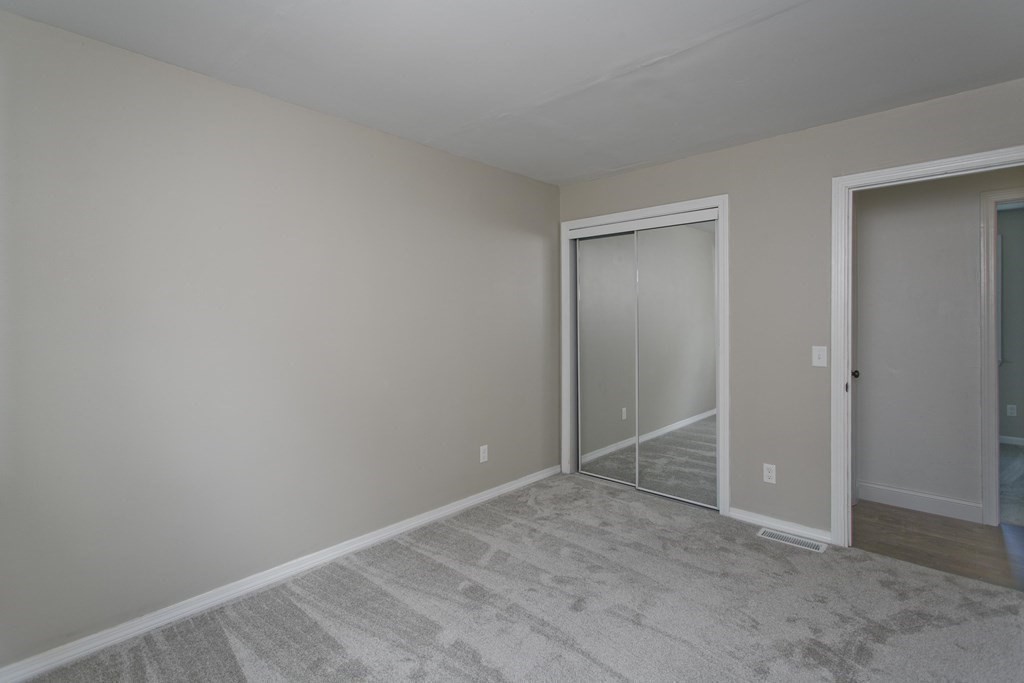 249 Gresham Street Springfield, MA 01119 - Photo 21 of 37