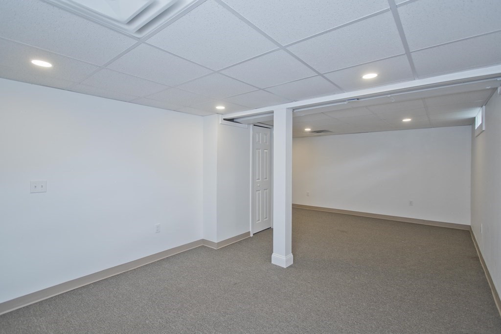 249 Gresham Street Springfield, MA 01119 - Photo 24 of 37