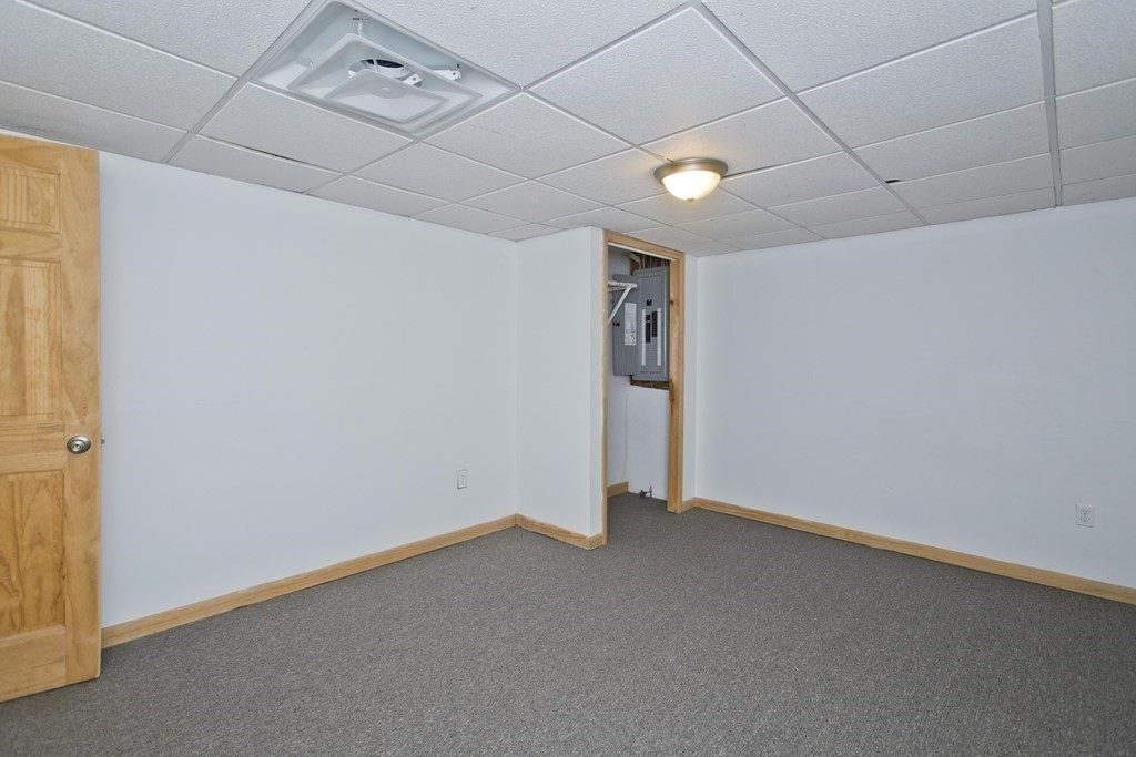 249 Gresham Street Springfield, MA 01119 - Photo 27 of 37