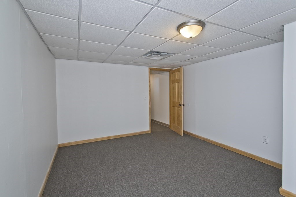 249 Gresham Street Springfield, MA 01119 - Photo 28 of 37