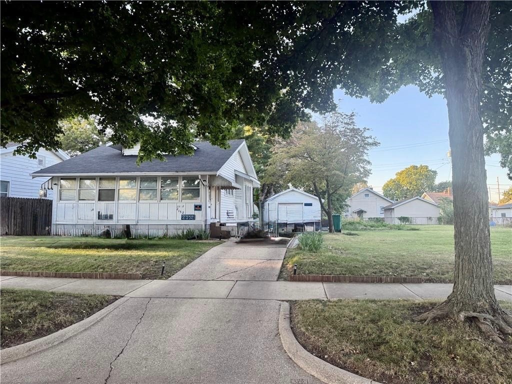 2152 East Decatur Street Decatur, IL 62521 - Photo 1 of 1