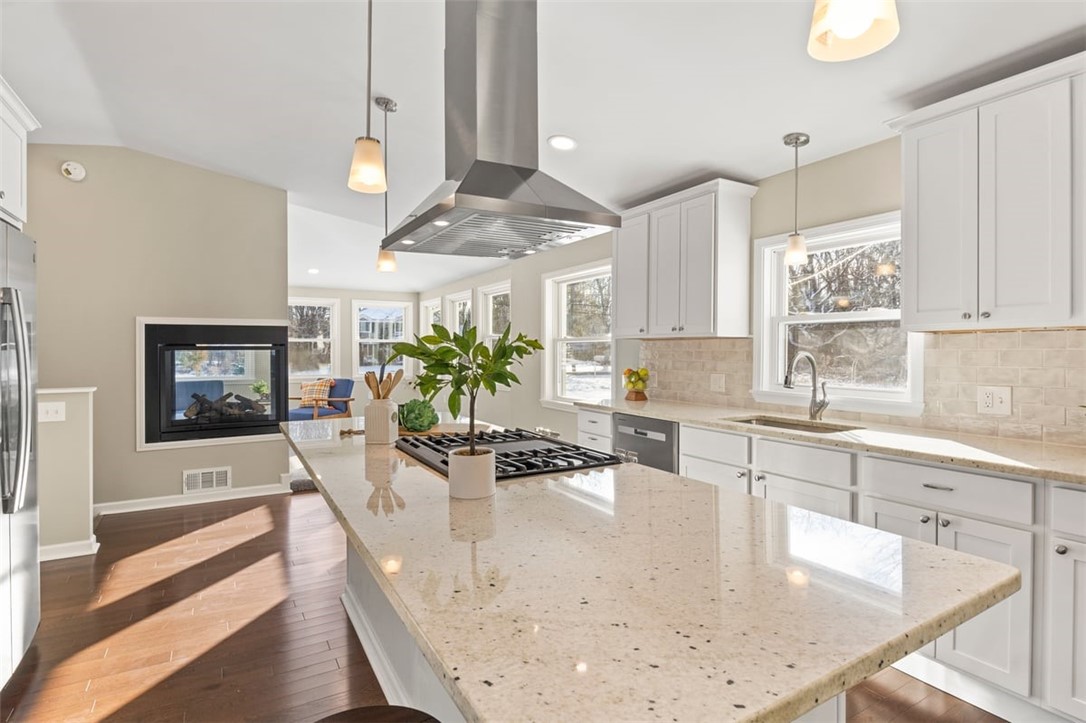 515 Drumm Road Webster, NY 14580 - Photo 4 of 35