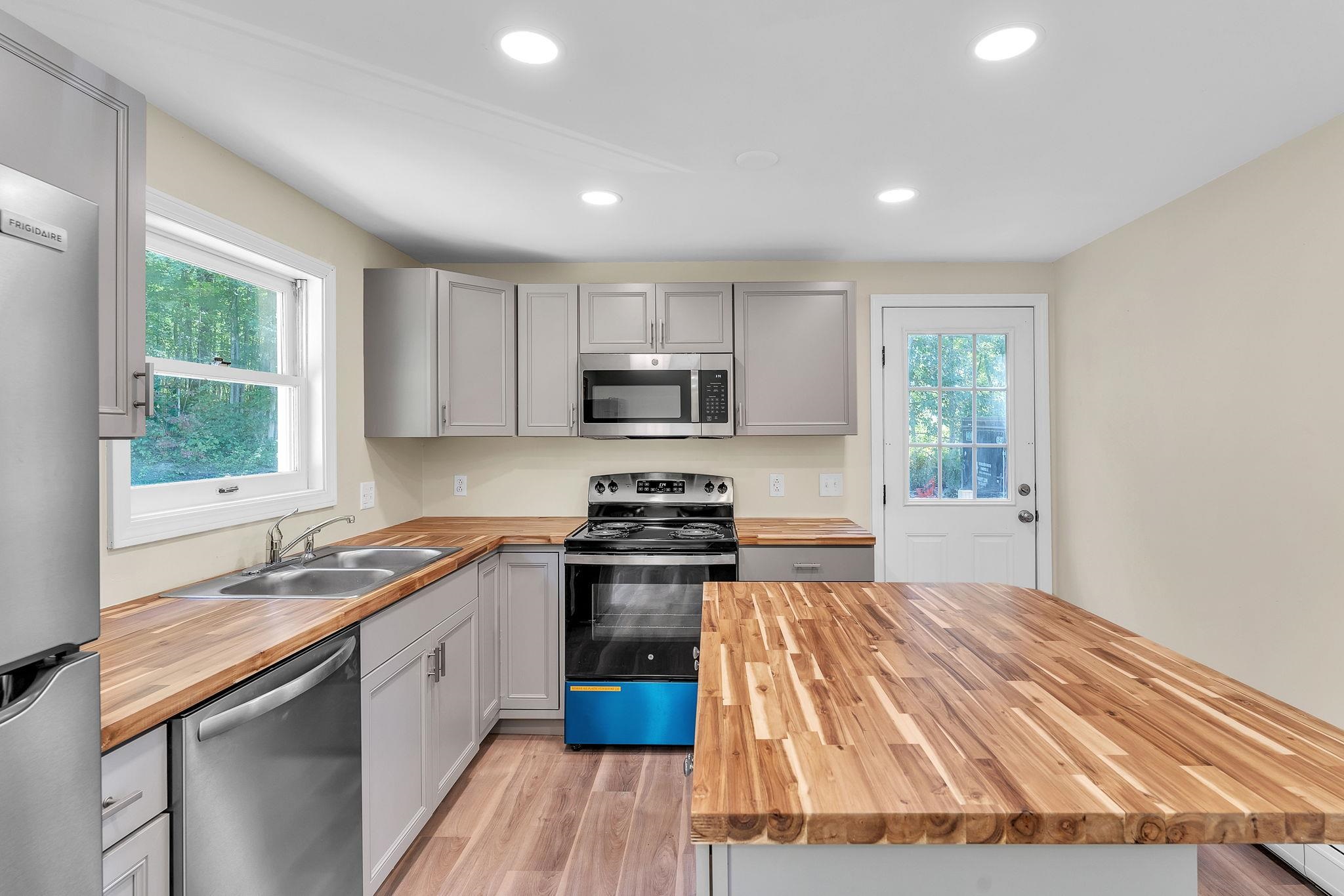 73 Richardson Road Barre, VT 05641 - Photo 3 of 37