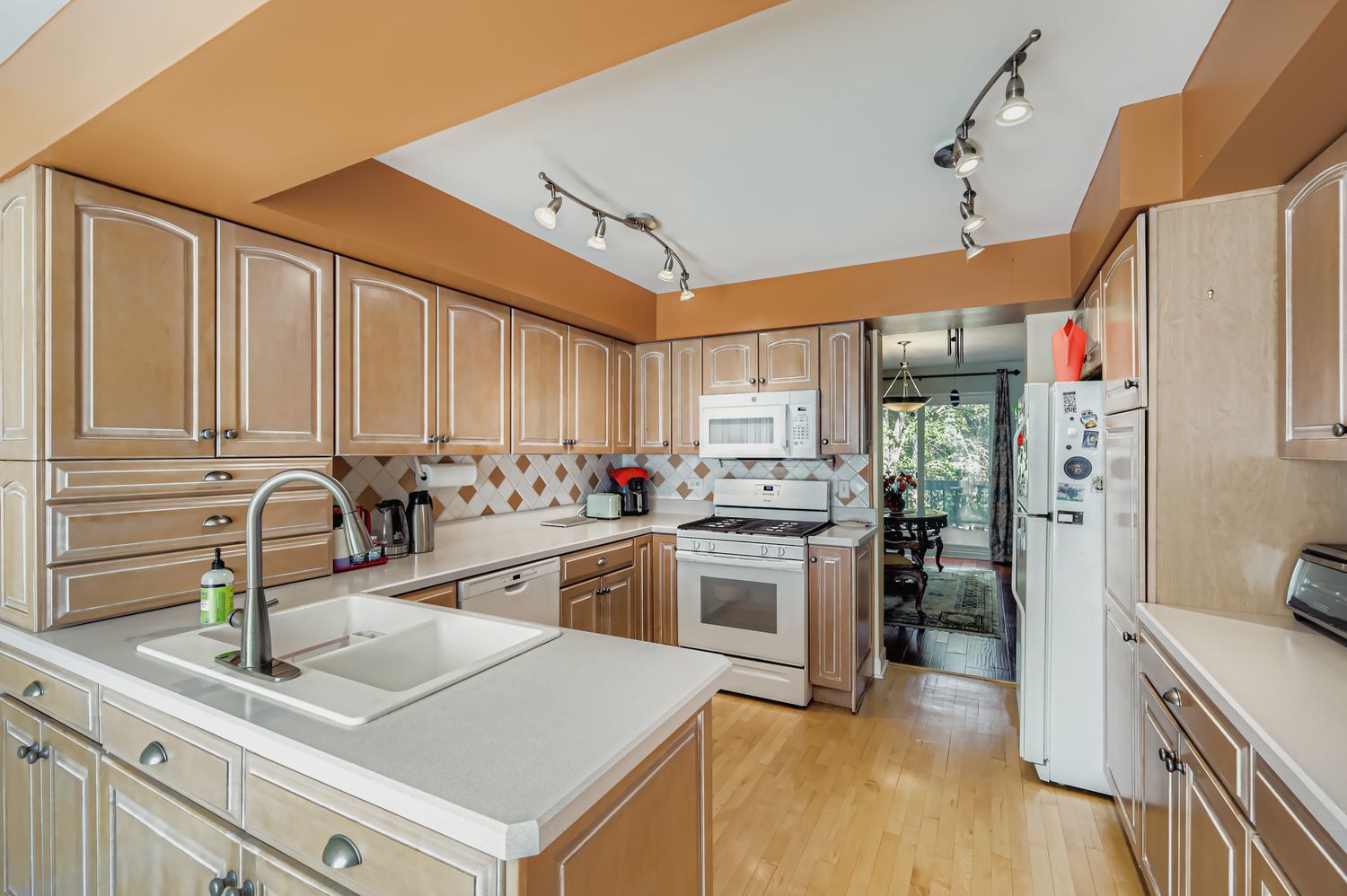 58 Portwine Road Willowbrook, IL 60527 - Photo 9 of 41 Gallery Image 9