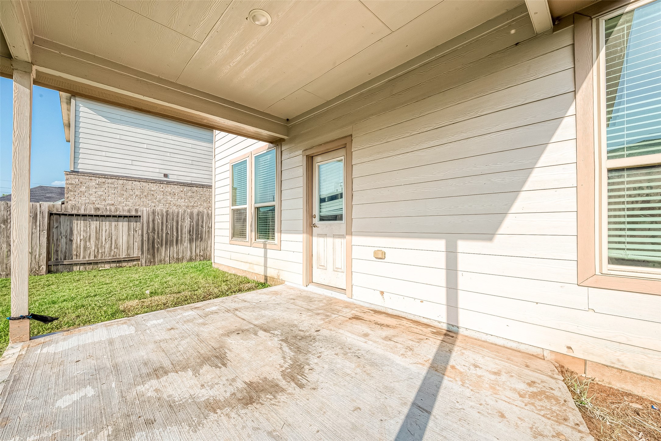 223 Sintra Lk Way Rosenberg, TX 77469 - Photo 34 of 43 a view of a backyard of the house