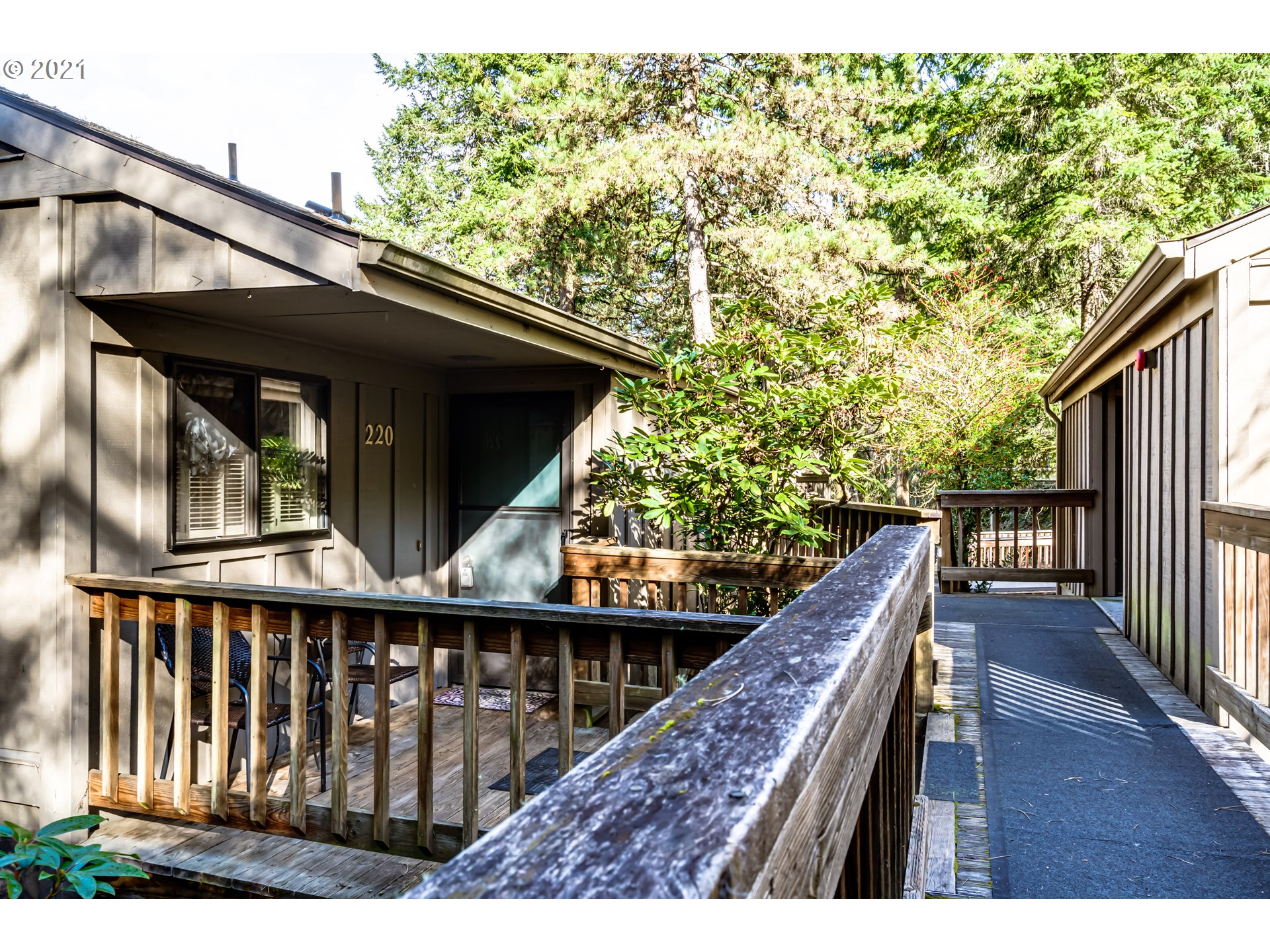 220 Trailside Loop Eugene, OR 97405 - Photo 1 of 24 Gallery Image 1