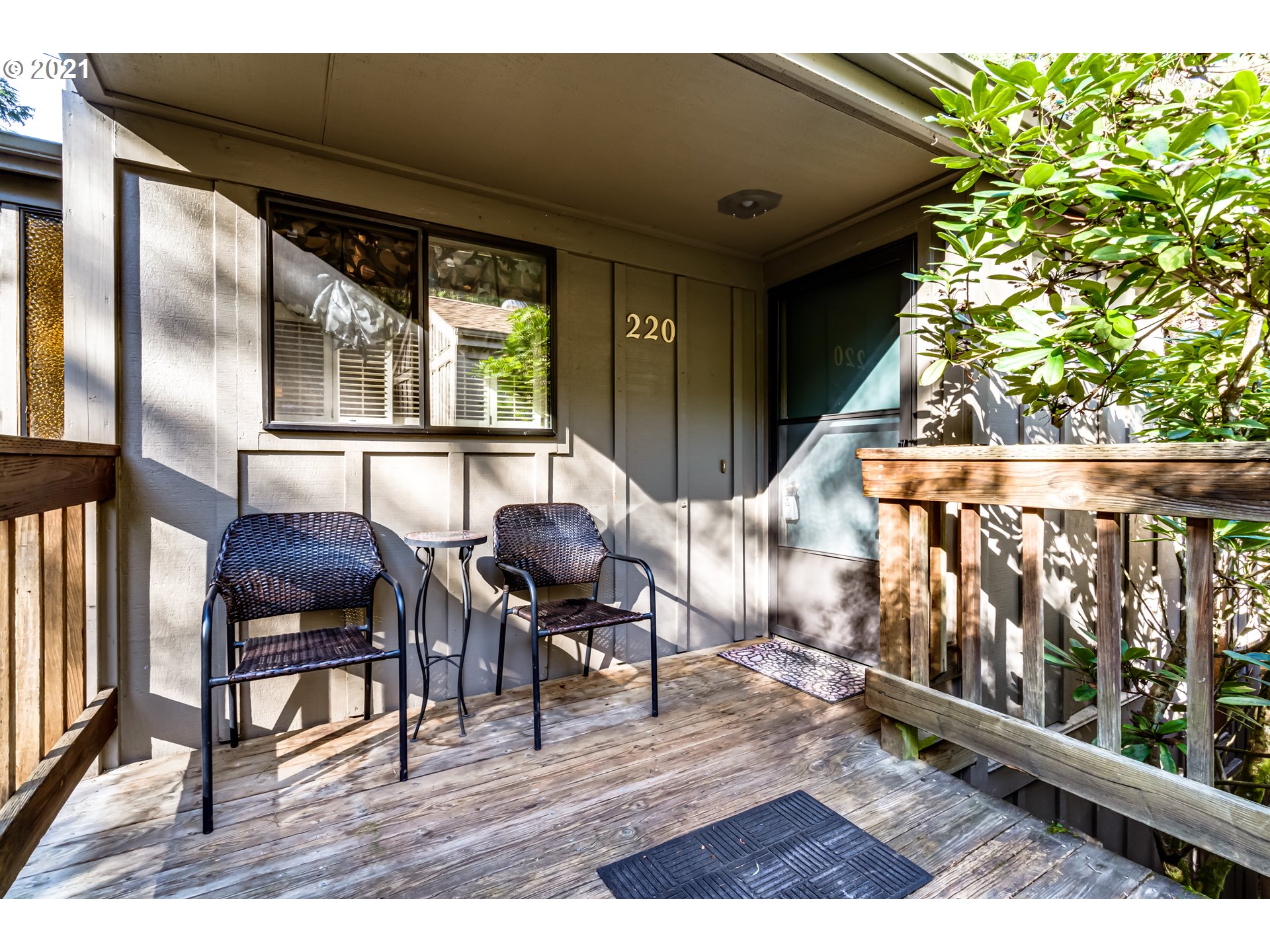 220 Trailside Loop Eugene, OR 97405 - Photo 2 of 24 Gallery Image 2