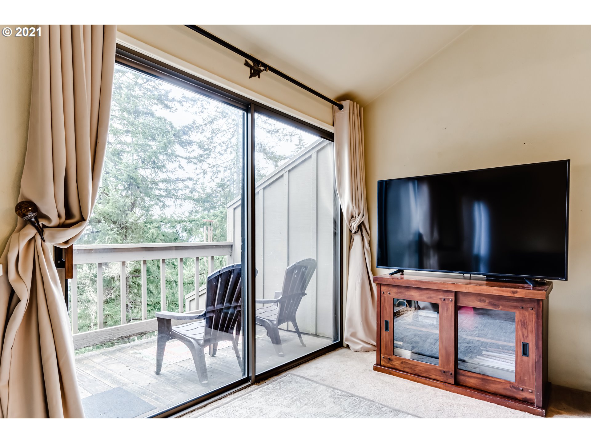220 Trailside Loop Eugene, OR 97405 - Photo 6 of 24 Gallery Image 6
