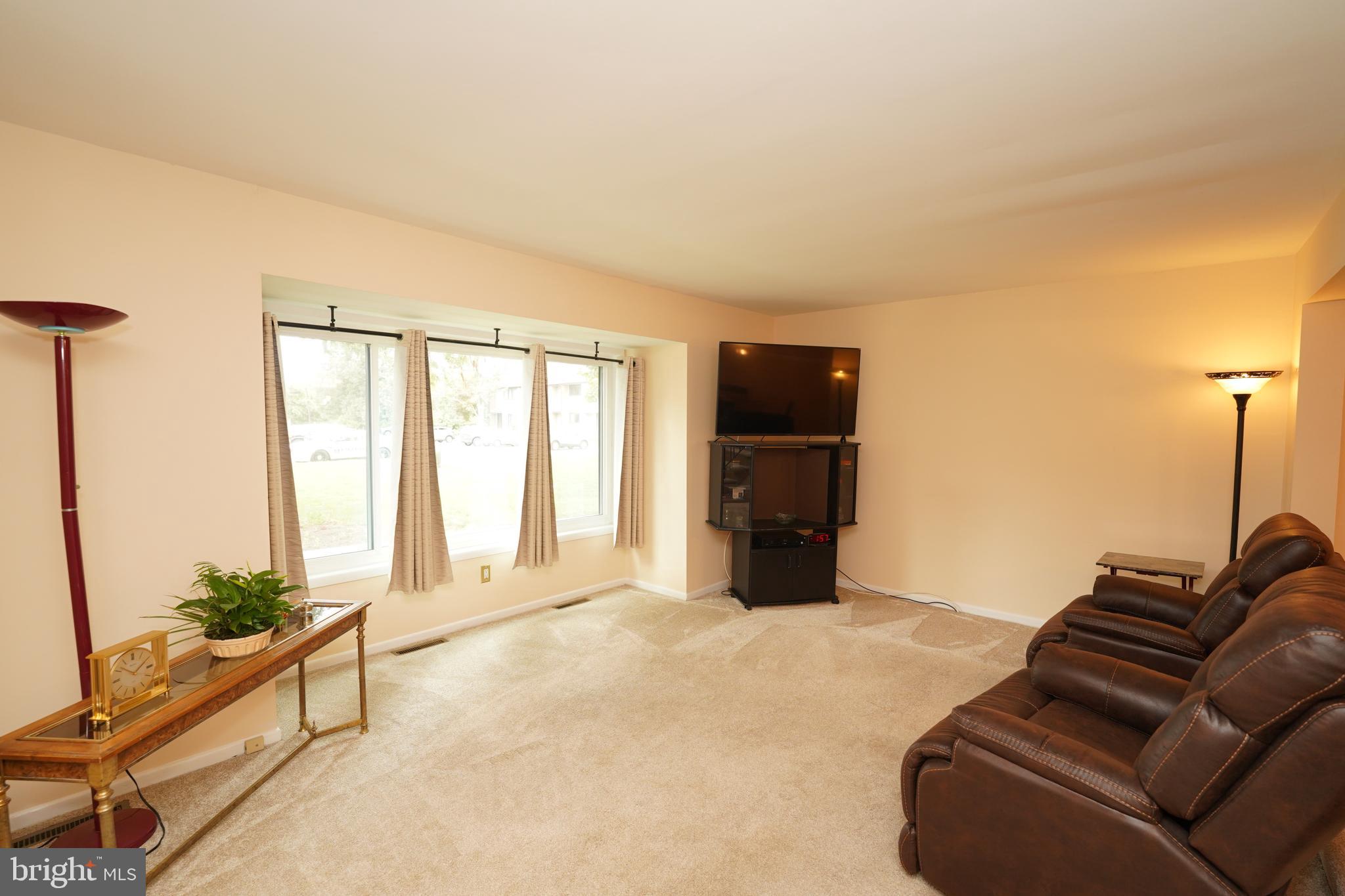 66 Probasco Road East Windsor, NJ 08520 - Photo 4 of 42