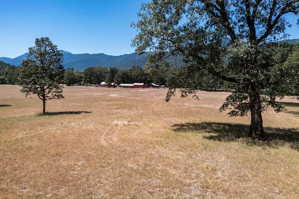 5477 Pleasant Creek Road Rogue River, OR 97537 - Photo 27 of 30 DJI_0808 a