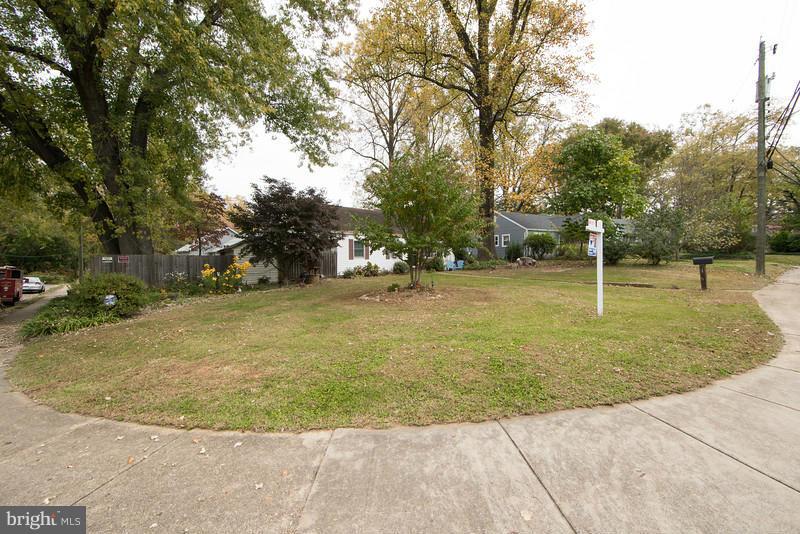 1909 Griffith Road Falls Church, VA 22043 - Photo 10 of 24 Exterior (Front)