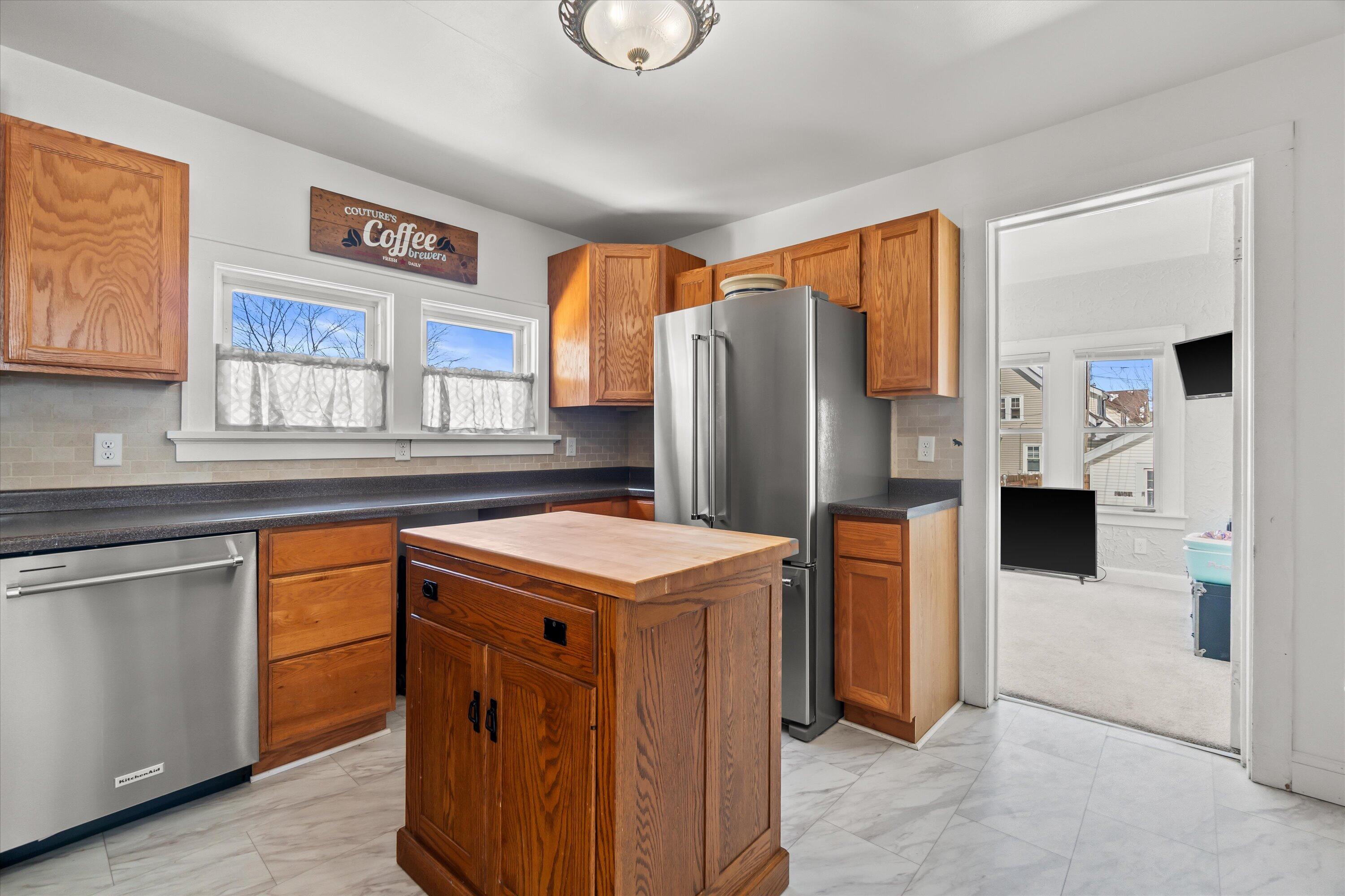 4732 Beloit Road, Unit 4734 West Milwaukee, WI 53214 - Photo 20 of 38 Lower unit Kitchen