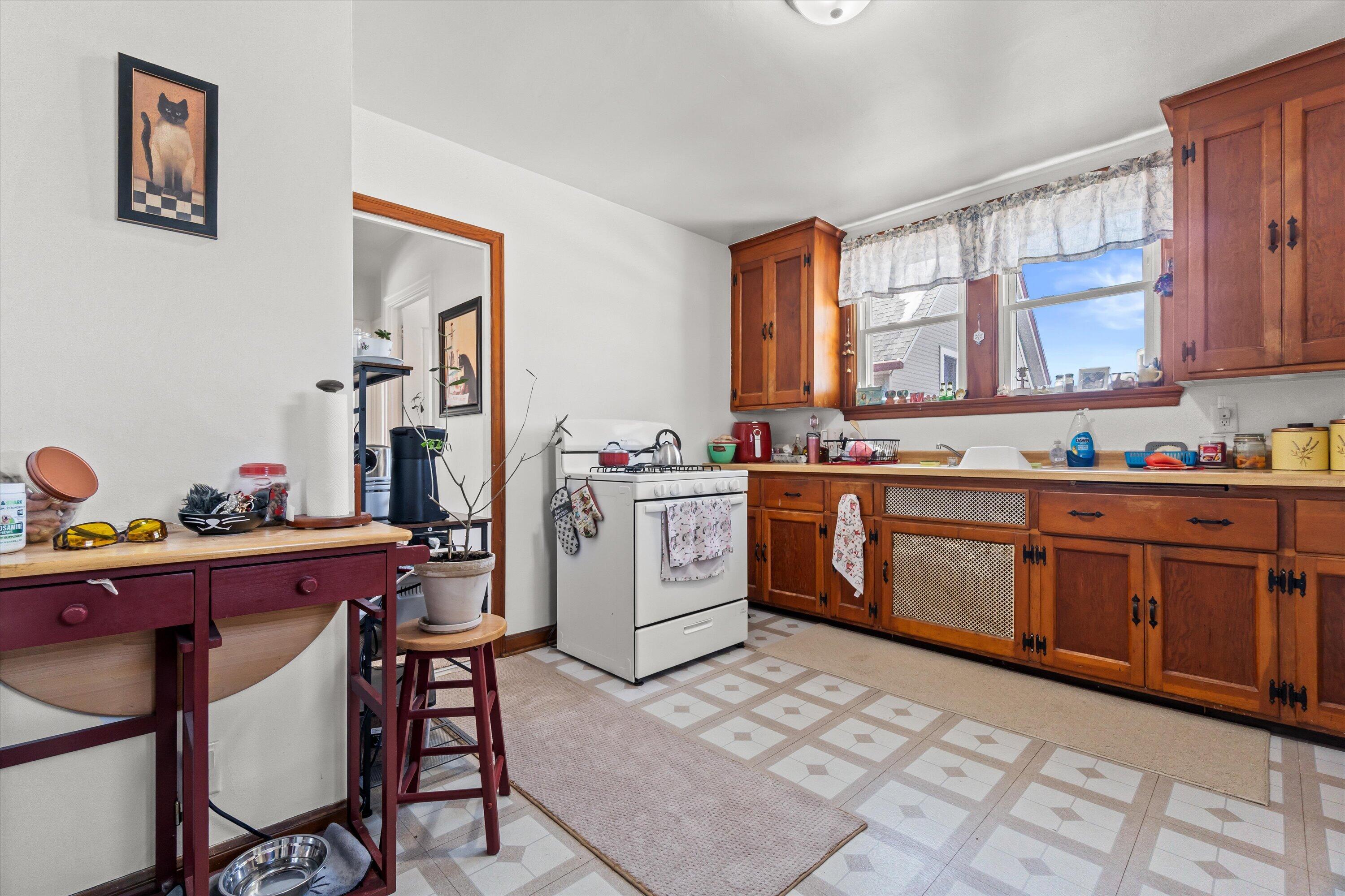 4732 Beloit Road, Unit 4734 West Milwaukee, WI 53214 - Photo 31 of 38 Upper Unit Kitchen