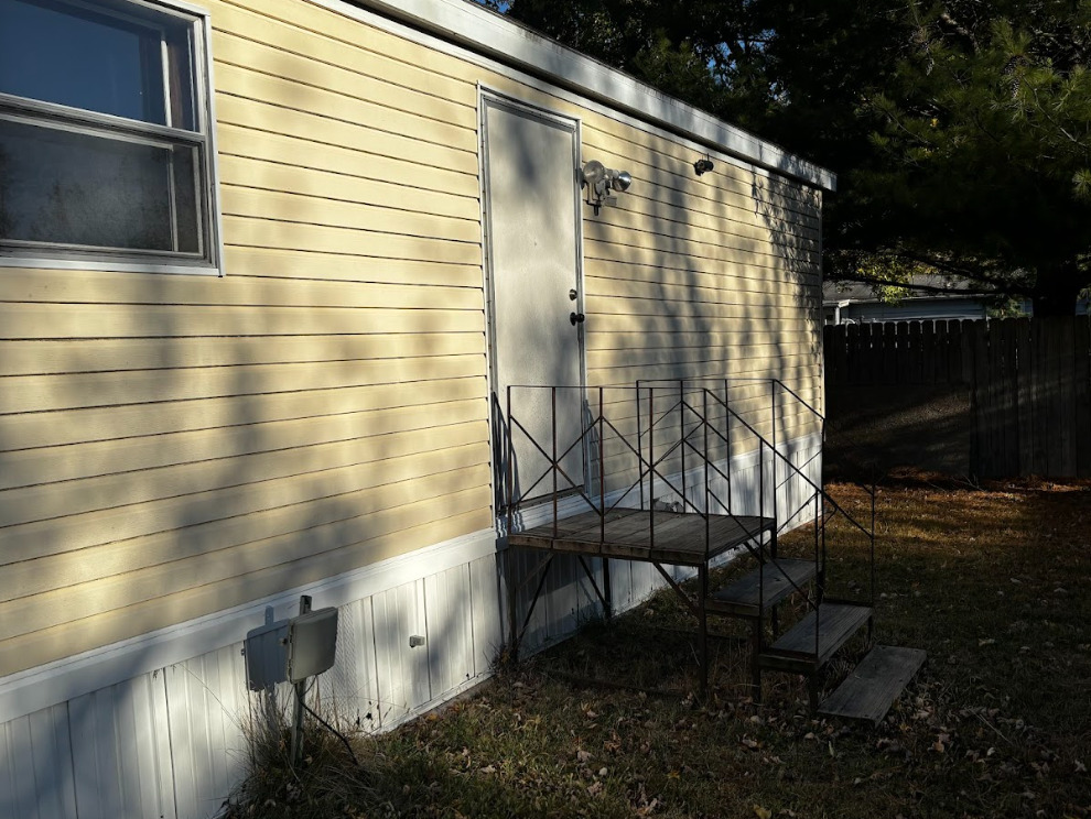 29 Pulaski Street Mahomet, IL 61853 - Photo 4 of 17 a view of entryway