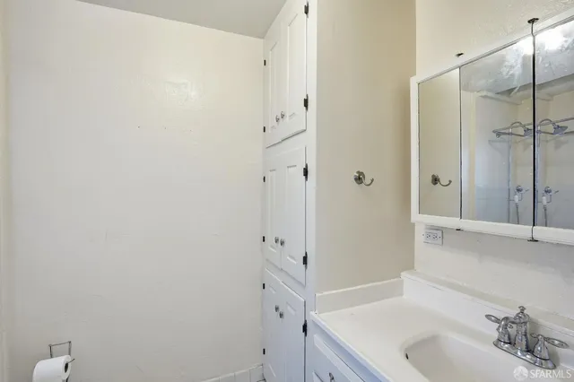 $648,000 | 6383 Hillmont Drive, Oakland, CA 94605