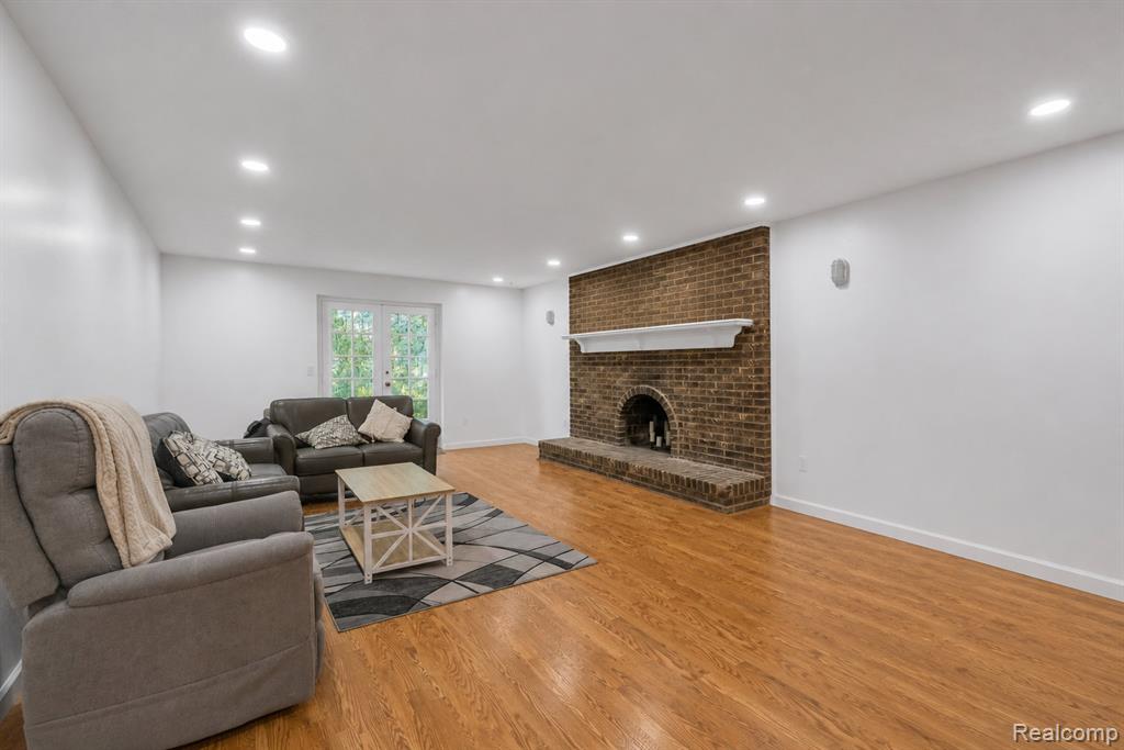 18823 Millar Road Clinton Township, MI 48036 - Photo 28 of 37