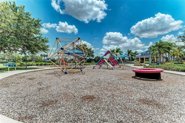 $499,000 | 4654 Claremont Park Drive, Bradenton, FL 34211