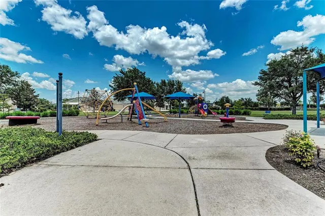 $499,000 | 4654 Claremont Park Drive, Bradenton, FL 34211
