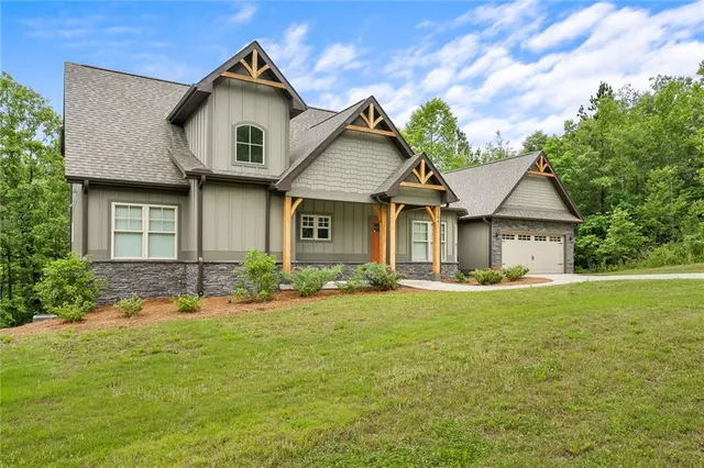$697,900 | 1104 Little River Vw Drive, Seneca, SC 29672