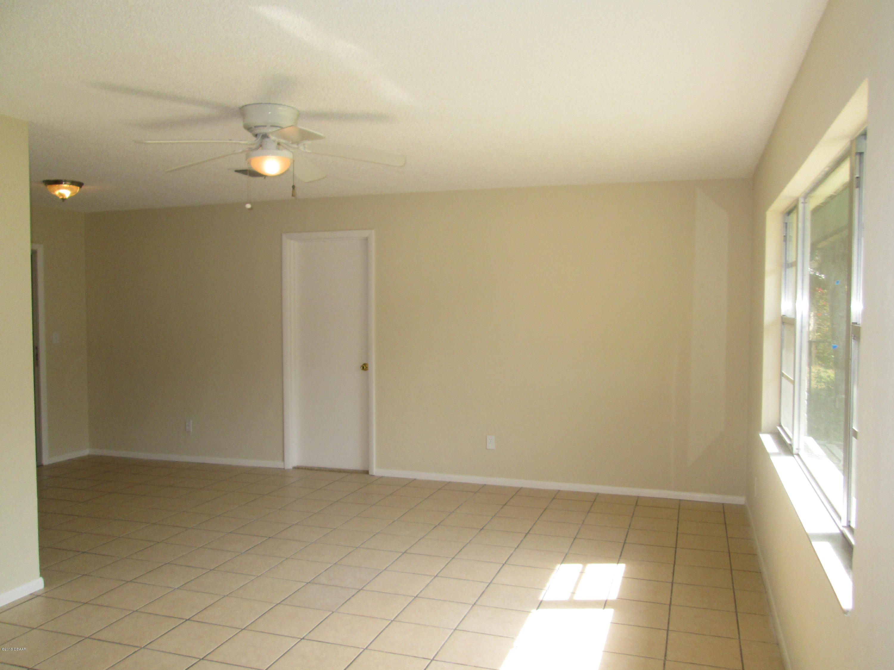 204 Farmbrook Road Port Orange, FL 32127 - Photo 3 of 25 IMG_1839.JPG
