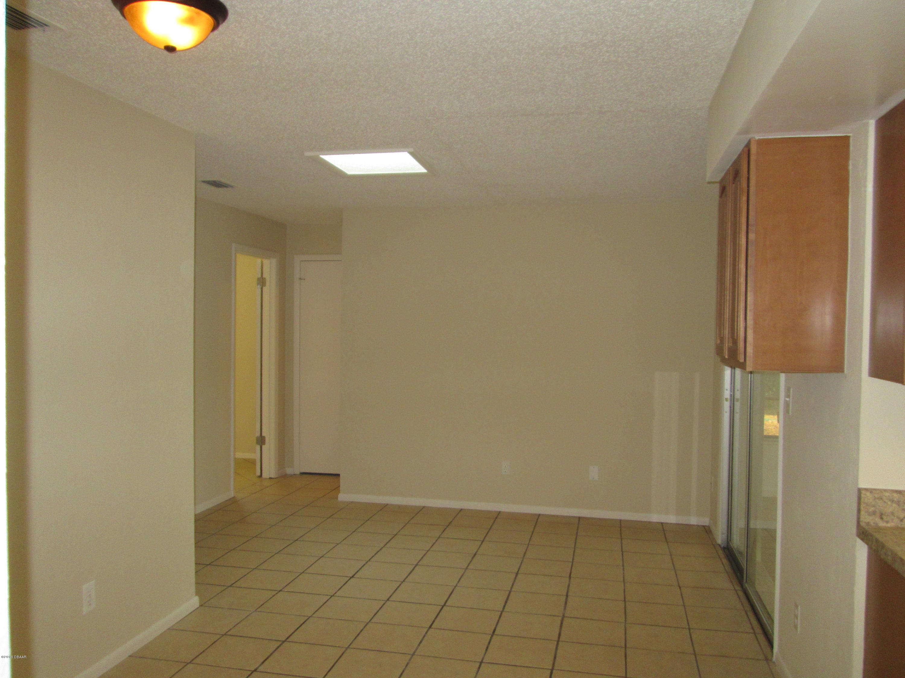 204 Farmbrook Road Port Orange, FL 32127 - Photo 8 of 25 IMG_1844.JPG