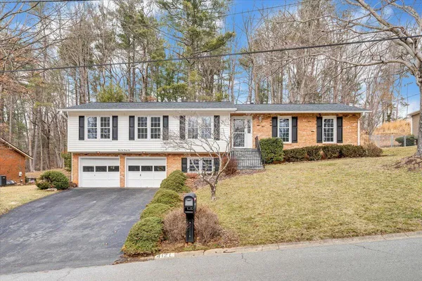 $489,000 | 4121 White Dove Lane, Roanoke, VA 24018