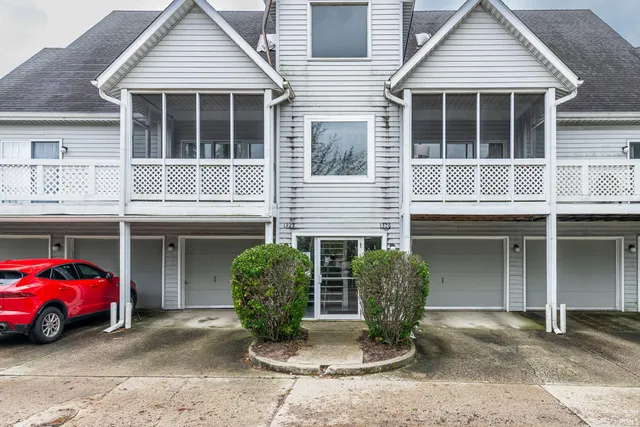 $174,900 | 1324 South College Mall Road, Bloomington, IN 47401