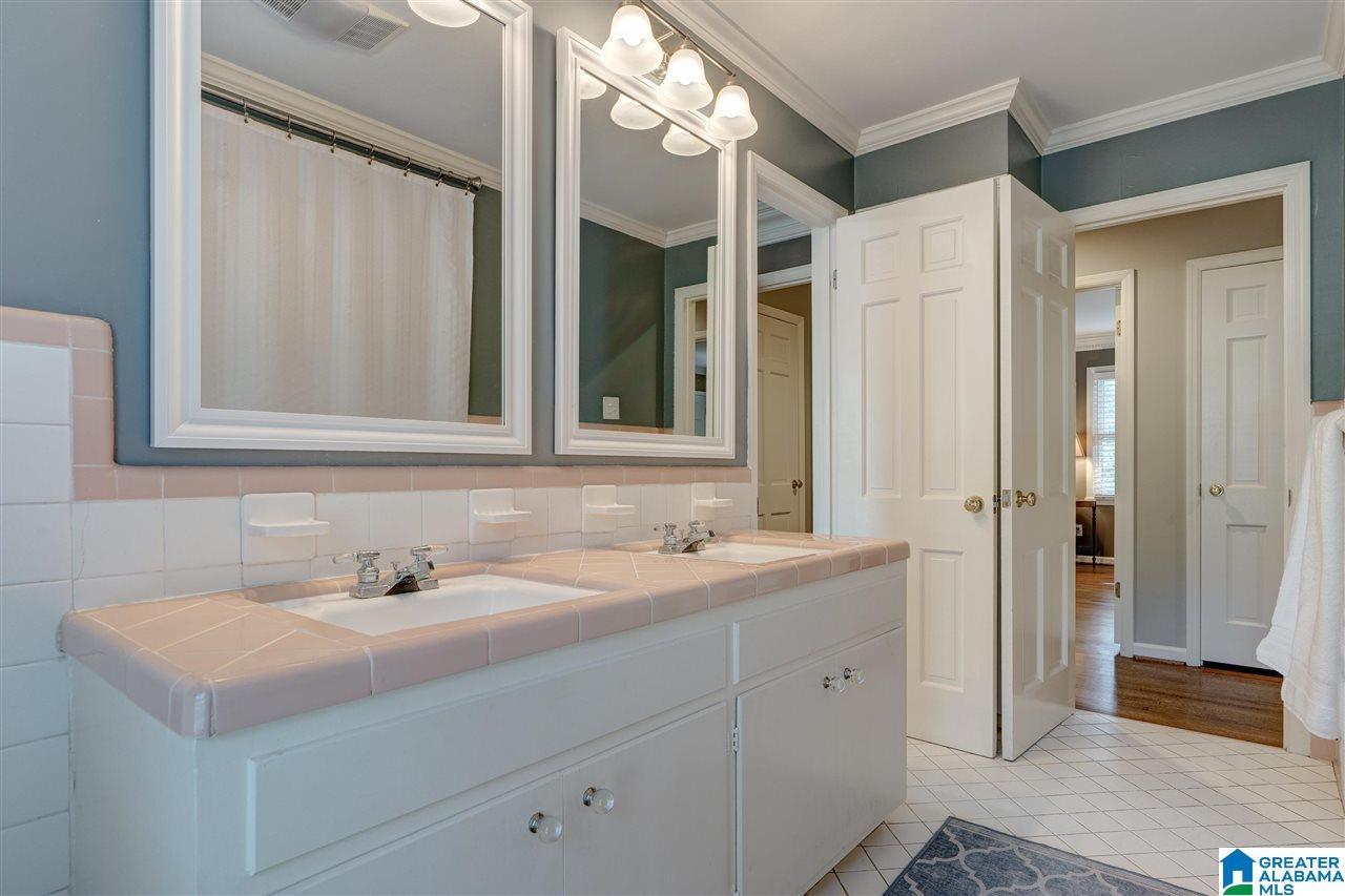2901 Warrington Road Mountain Brook, AL 35223 - Photo 29 of 48
